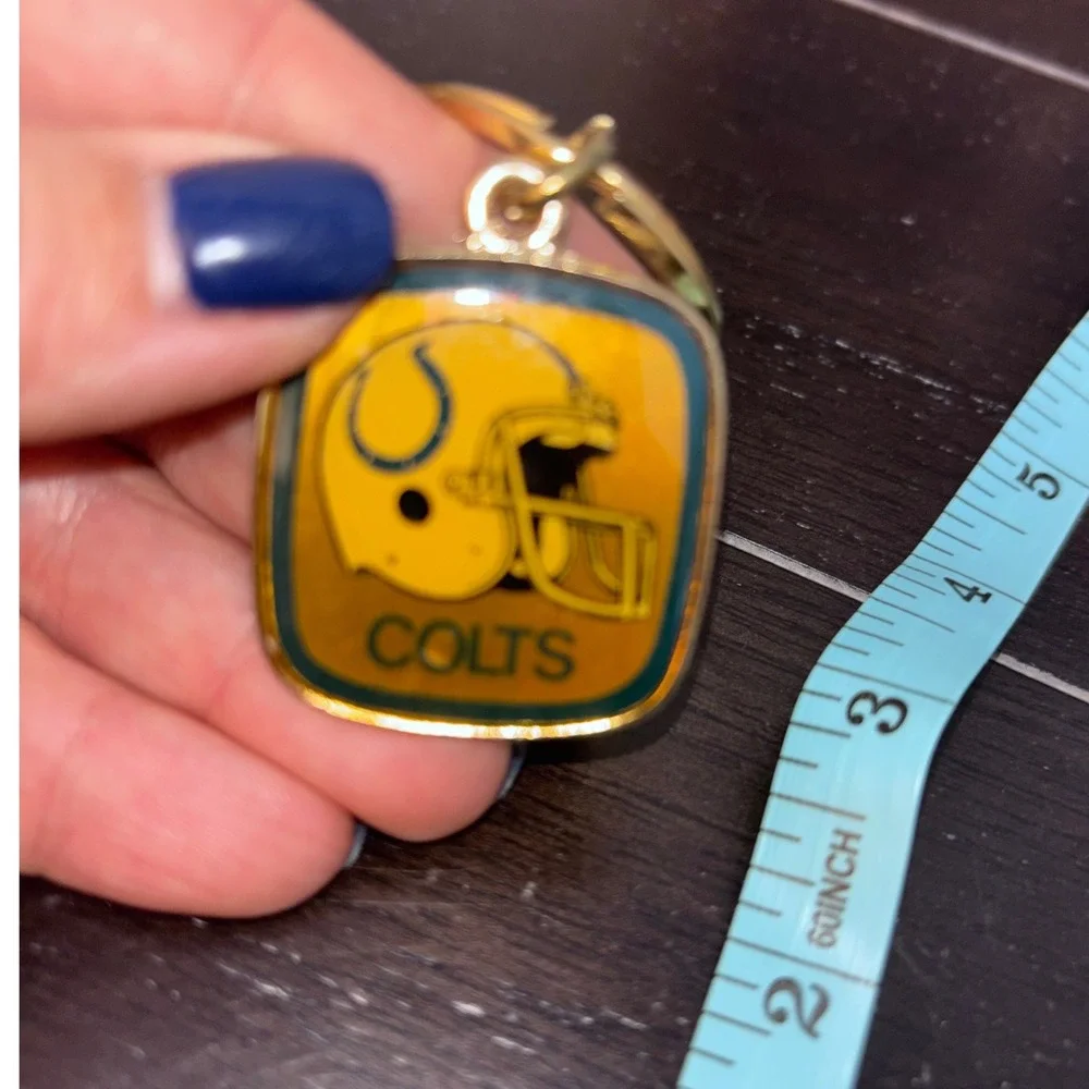 Vintage‎ | Indianapolis Colts | NFL Football Keychain | Gold Tone Metal Helmet